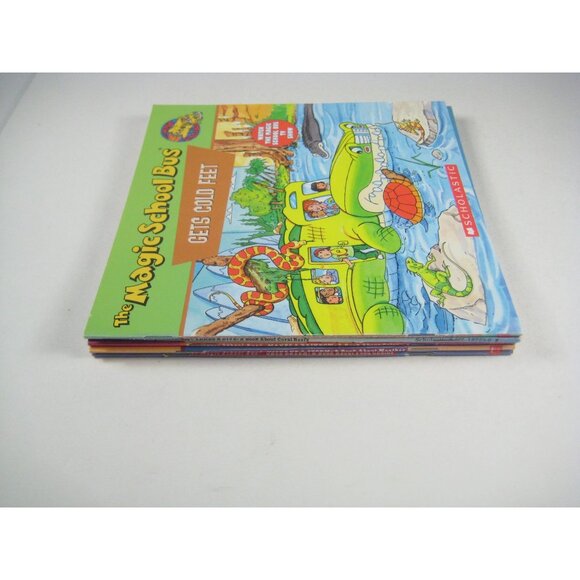 Lot 5 The Magic School Bus Books Scholastic Paperback Feet Takes a Dive - Picture 1 of 8